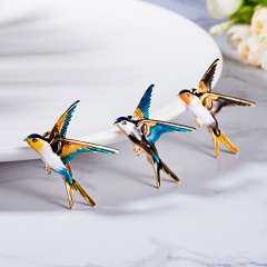 Rinhoo 3 Color Swallow Bird animal Brooch Pins Unique Dual Use Long Chain Pendent Brooches Women Jewelry Daily Party Gifts Yellow