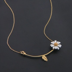 Little Daisy painted necklace gold