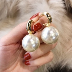White Pearl Stud Earrings Gold