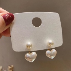 Heart Pearl Gold Earring White