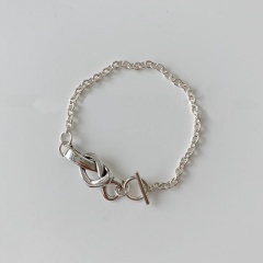 Simple hollow knotted T buckle bracelet (Circumference about 16cm) platinum