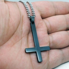 1pcs Inverted Cross Glossy Pendant Men's and Women's Woven Grinding Chain Stainless Steel Necklace black