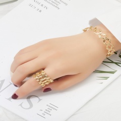 A star type retractable ring into a bracelet, a dual-purpose deformation adjustable ring golden