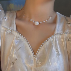 French vintage rose flower pearl butterfly diamond clavicle chain necklace (material: alloy + imitation pearl / size: 36+5cm) White
