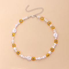 Irregular pearl eye card neck chain necklace (material: rice beads / size: 35+10cm) Yellow