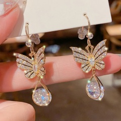 Butterfly drop-shaped pendant rhinestone ear hook earrings (material: alloy + rhinestone + silver needle / size: about 5cm) Golden