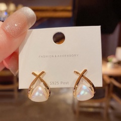 Pearl Rose Gold Earrings 1*1.5cm White