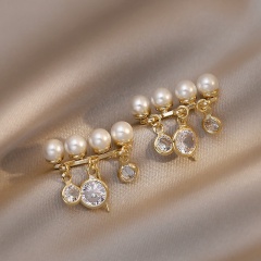 White Pearl Earring 4*2.5cm Gold