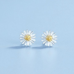 S925 Needle Copper Daisy Flower Earring 1cm Silver