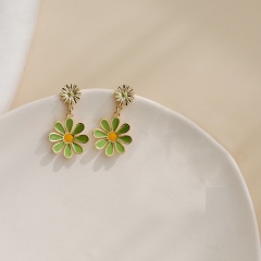 Fashion Daisy Flower Dangling Earring 1.2*3cm Green